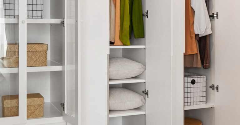 Hygroaktive Möbel aus Lehm und Salz: Der Schrank, der die Luft entfeuchtet – ganz ohne Strom