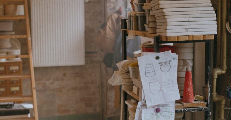 Lehm-PCM-Möbel: Regale, die Schall schlucken und Temperaturspitzen glätten