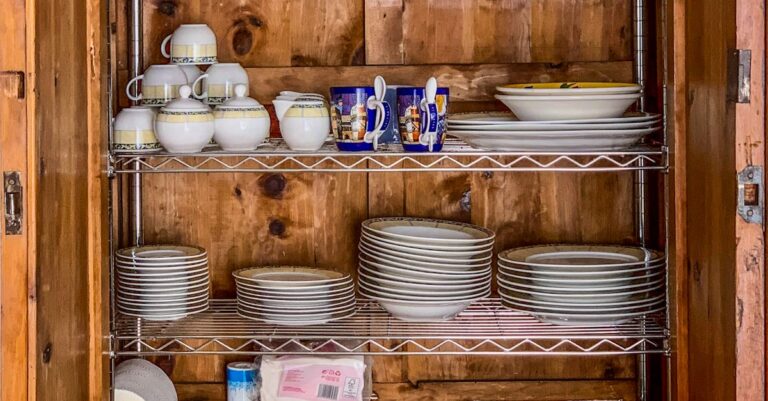 Zeer-Cabinet 2.0: Passiv gekühlter Küchenhochschrank mit Ton und PCM – frische Vorräte ohne Strom